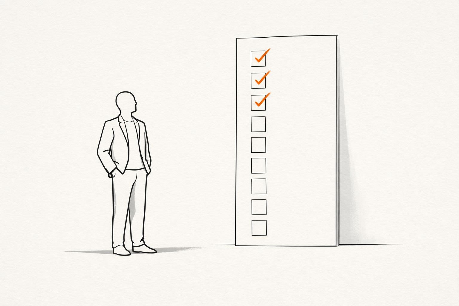 Illustration · Eine gesichtslose Figur steht vor einer hohen Tafel mit einer Spalte kleiner Kästchen aus feinen Linien, die ersten Kästchen tragen einen orangen Haken, als Bild für die Personal Branding Checkliste zum Abhaken.
